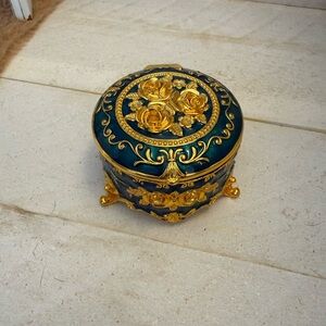 Luxurious Gold and Green Jewelry Box